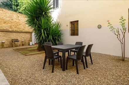 Renovated Apartment with Private Garden · San Marco · City Centre