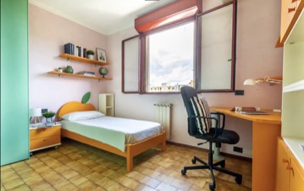 Bright Room with Study Station · Via Piemonte · Near Cascine