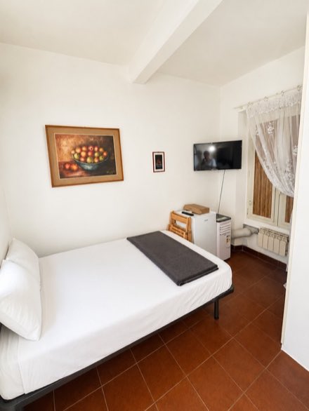 Bright Studio · Via Sant'Antonino · Historic Centre · Steps from the Duomo