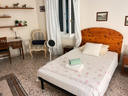Large Room with French Bed & Writing Desk · Via dei Pandolfini · Steps from the Duomo