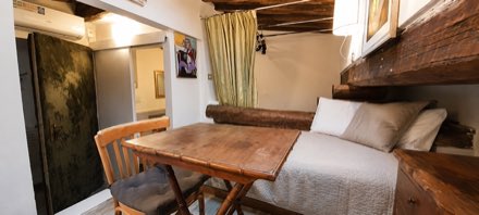 Room with Private Bathroom & Kitchenette · Steps from Polimoda · All Bills Included