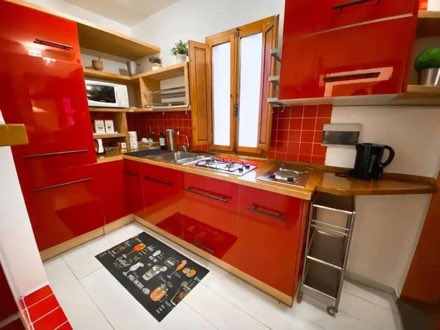 Entire Apartment · Three Rooms with Private Bathrooms · Steps from the Duomo