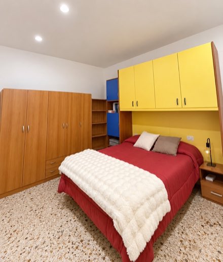 Large 20 m² Room with a Double Bed · Via del Barco 42 · Novoli