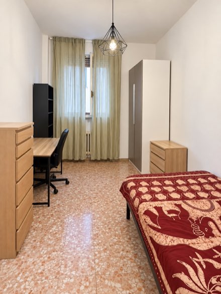 Room with Three-Quarter Bed in a Two-Bedroom Flat · Viale Redi 57 · San Jacopino