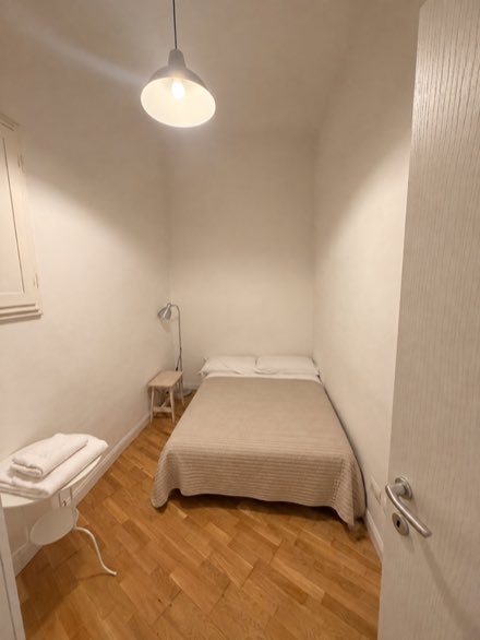Small Room in a Three-Bedroom Flat · Via della Scala 73 · Steps from Santa Maria Novella