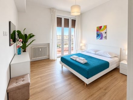 Large Room with Terrace over the Station and the Duomo · Via Alamanni 35