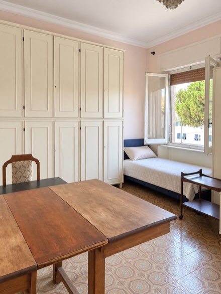 One Bed in a Shared Double Room · Piazza dei Ciompi 27 · Sant'Ambrogio