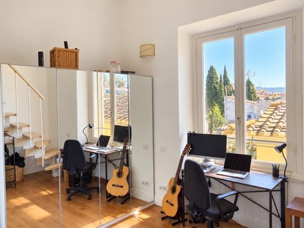 Room on Two Levels with a View of the Hills · Via del Giardino Serristori · San Niccolò