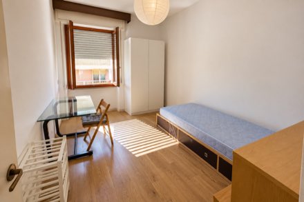 Single Room, Bathroom Shared by Two · Via Maragliano 56A · San Jacopino