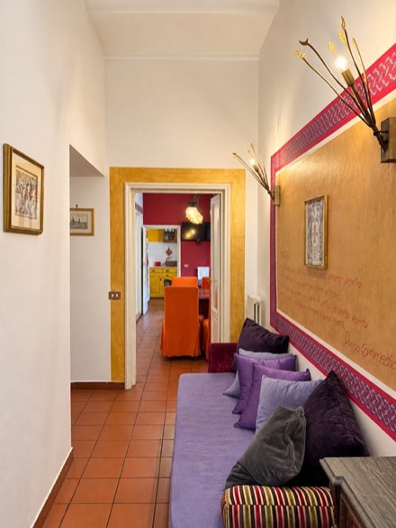 Two-Bedroom Ground-Floor Flat with Private Courtyard Garden · Corso dei Tintori 23 · Santa Croce
